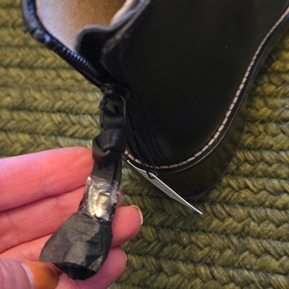 Cole Haan Black Leather Ankle Booties Waterproof - Picture 8 of 8